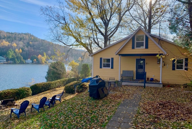 Chalet jaune du lac Lippé