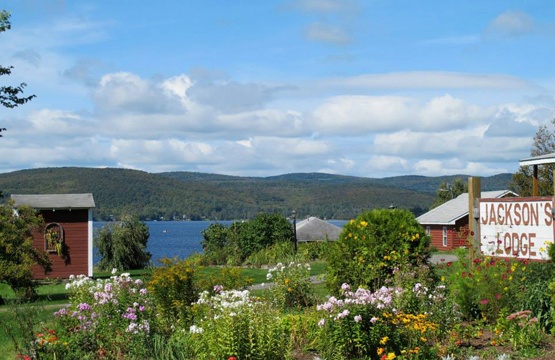 Jackson's Lodge and LogCabin Village